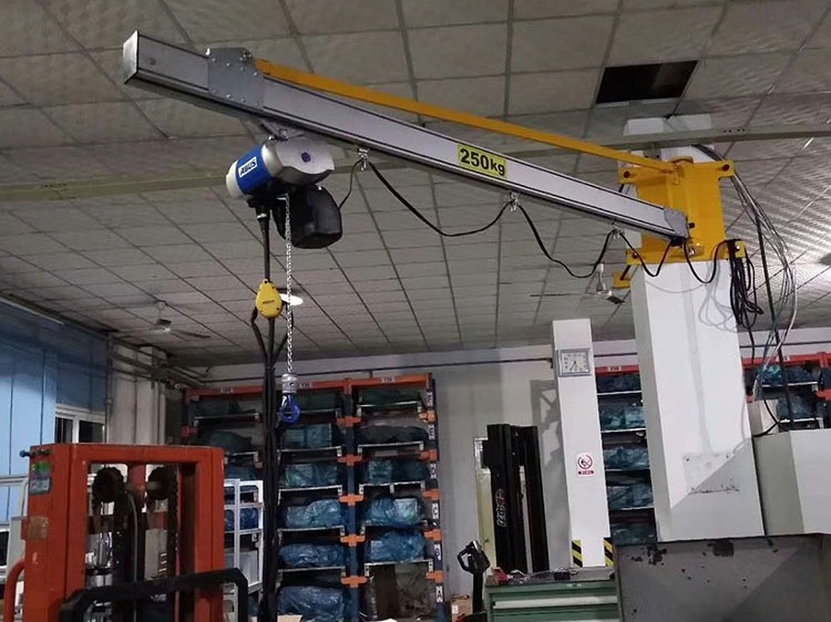 为什么辰泓悬臂吊的起重设备运用铝轨做悬臂